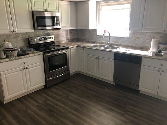 3rd image of 1187 Newbury Dr #1187