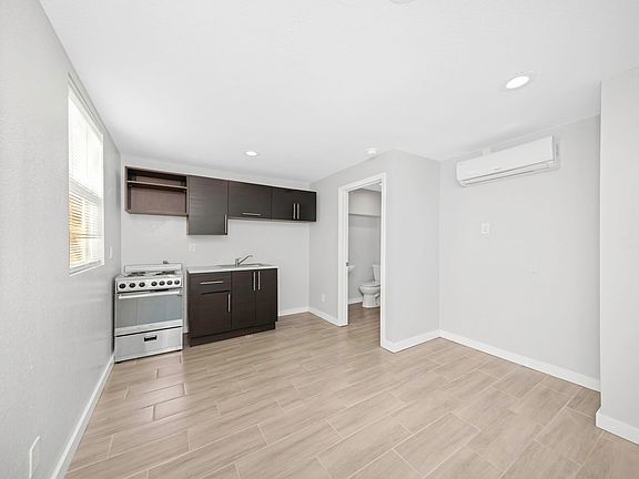 4th image of 3000 Beach Blvd S #4A