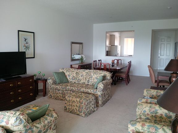 5th image of 23 Harbour Isle Dr W Unit 203