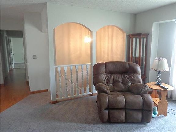 4th image of 1320 NE 74th St