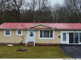 25 Francis Rd, New Hartford, NY 13413