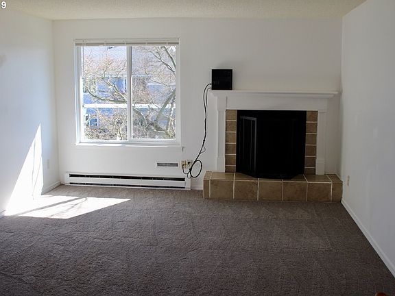 3rd image of 2330 SE Brookwood Ave APT 217