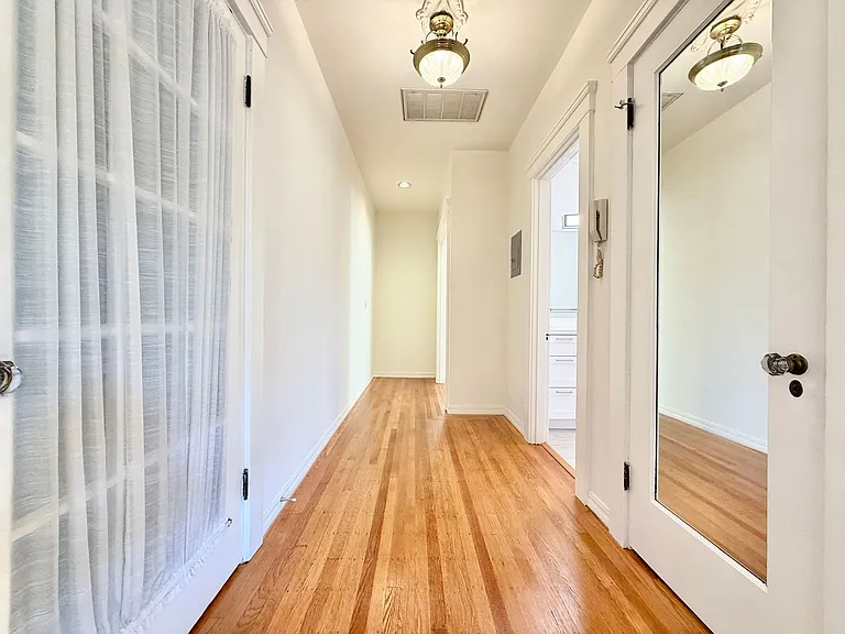 2301 Virginia St #3 — Photo 5
