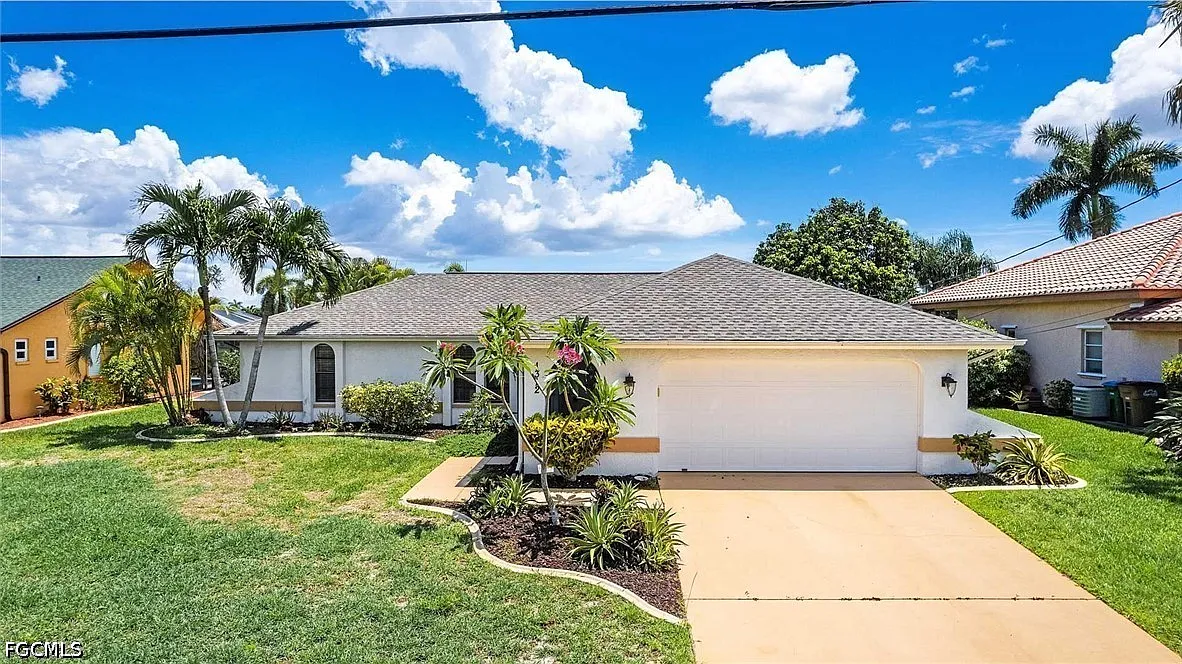 3 bed, 2.0 bath, 1434 sqft, $7,650 — Photo 4