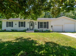 2580 Walnut Dr, Ionia, MI 48846