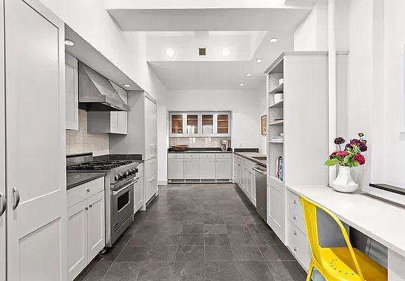 5th image of 25 Ann St #8
