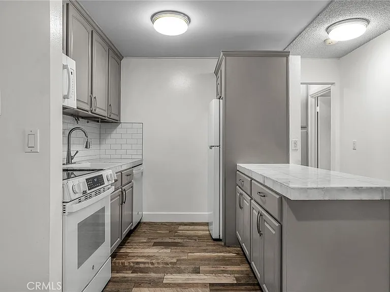802 Camino Real #103 — Photo 4