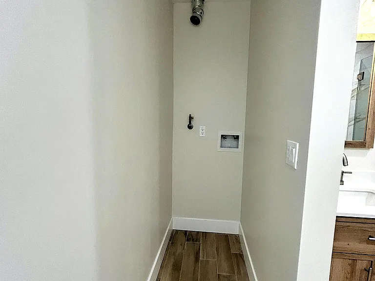 Laundry Hook-Ups