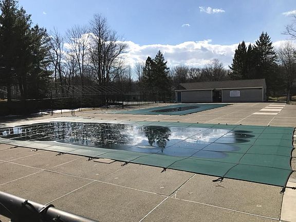 5th image of 124 Grenadier Ct