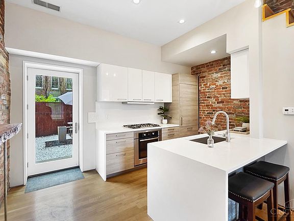 4th image of 18 W 13th St #5