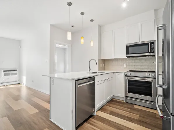 812 Welsh Dr SW #127, Edmonton, AB T6X 1Y7