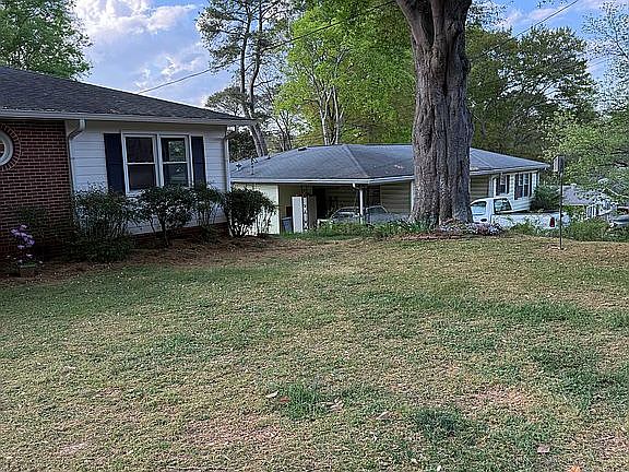 2nd image of 218 Flora Ave SE