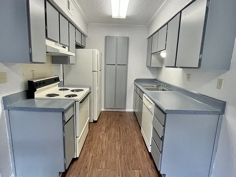 Juniper Springs Apartments — Photo 53
