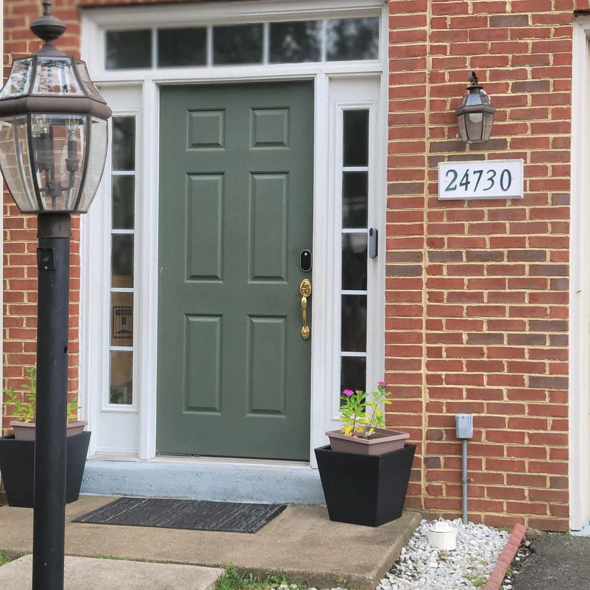 3 bed, 4.0 bath, 2148 sqft, $3,300 — Photo 2