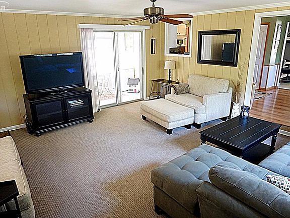 3rd image of 224 Pleasantview Dr