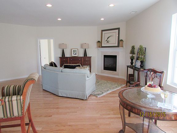 4th image of 146 Taft Hill Ln