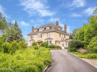 68 Dearfield Dr, Greenwich, CT 06831
