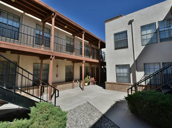 Updated Downtown 1 Bed w/ free WIFI & Gated Parking, 1021 Coal Ave SW #16, Albuquerque, NM 87102