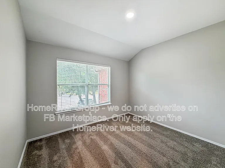1072 Aviary — Photo 12