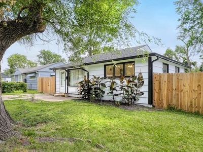 4405 Elmwood Ave, Kansas City, MO, 64130