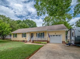 114 N Overland Dr, Mebane, NC 27302