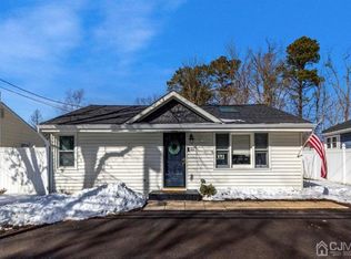 100 Forge St, Jamesburg, NJ 08831