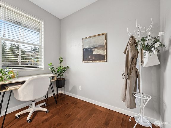 4th image of 5517 Udall Avenue SE