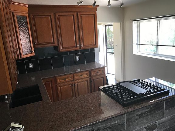 3rd image of 1661 Carrol Ct