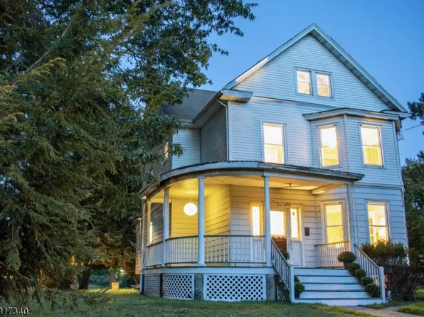 111 Grant Ave, Cresskill, NJ 07626