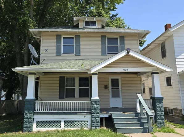 1821 Grand Ave, Davenport, IA 52803