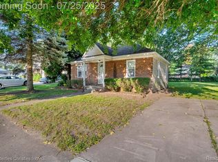 6028 Edmund St, Romulus, MI 48174