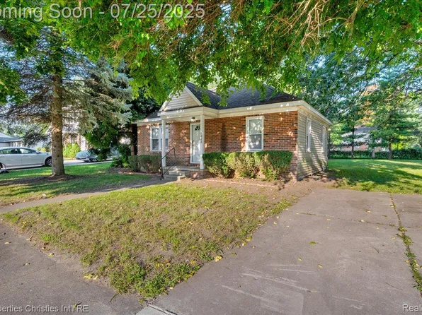 6028 Edmund St, Romulus, MI 48174