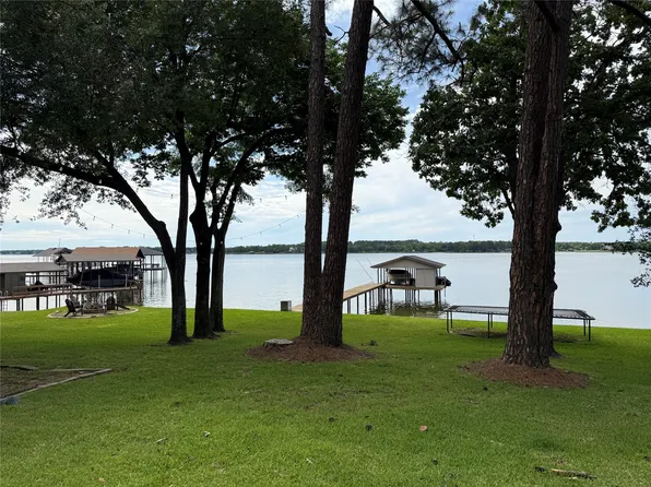 124 Shoreline Dr, Malakoff, TX 75148