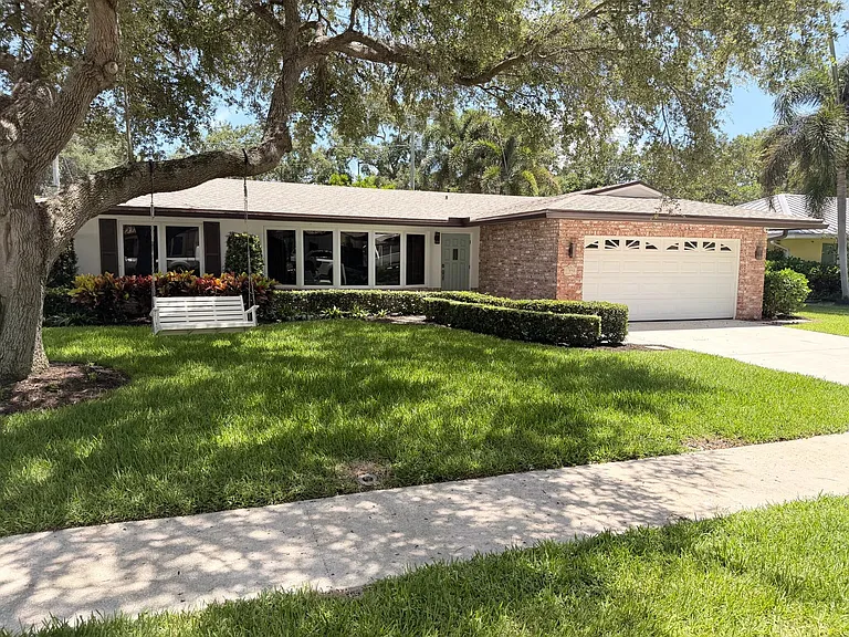 1390 NW 4th St — Photo 39