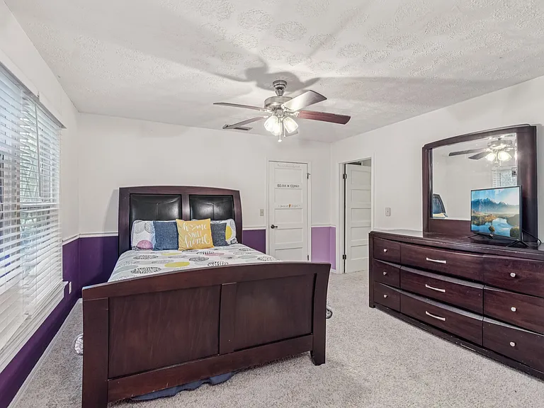 5210 River Park Villas Dr — Photo 45
