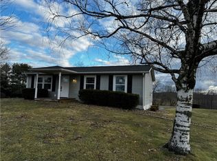 818 Mercer Rd, Butler, PA 16001