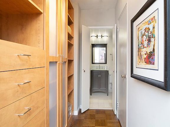 5th image of 118 E 60th St APT 12-D