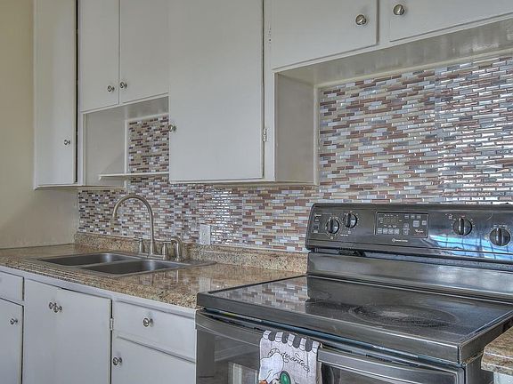 2nd image of 5411 Kathryn Ave SE