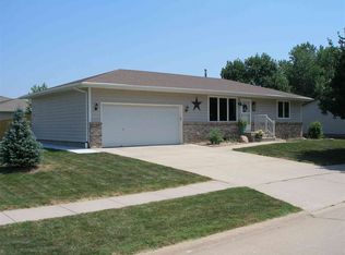 51 Meadow Ln, Kearney, NE 68845