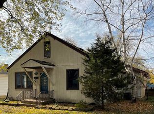 1317 Waverly Pl, Joliet, IL 60435