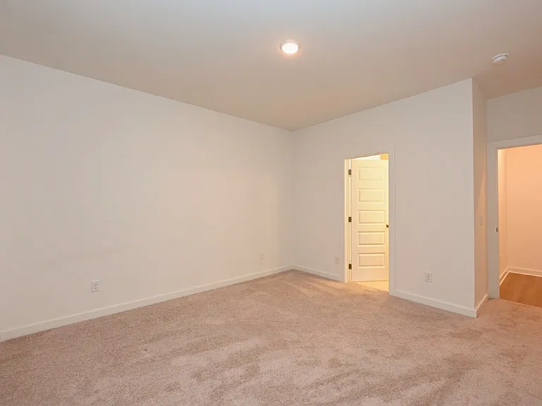 7187 Sutton Dr — Photo 20