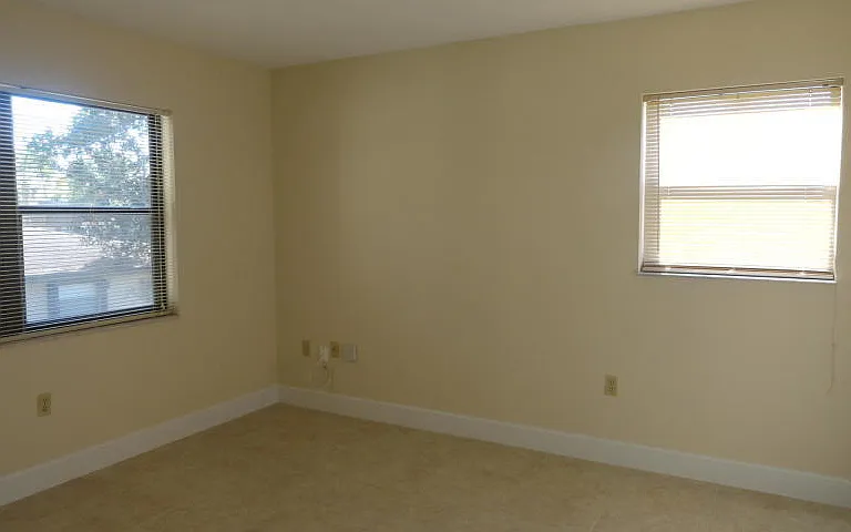 2018 SW 29th Ct #6A2 — Photo 14