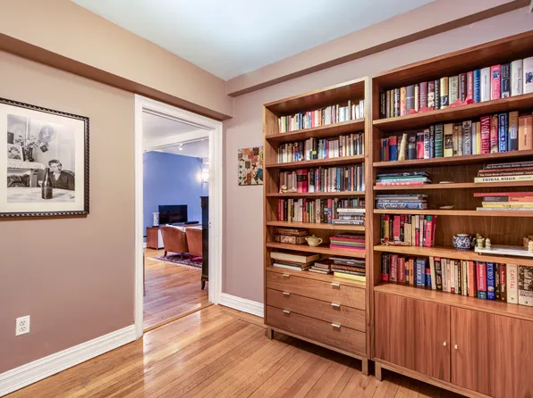 434 East 52nd Street 4B image 2 of 5