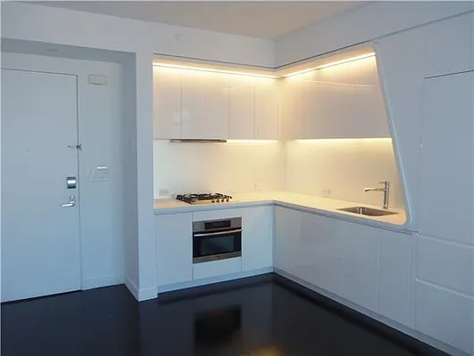 Rented by Avenue Sotheby's International Realty | media 39