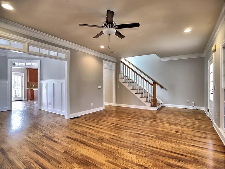 975 Odessa Dr NW — Photo 9