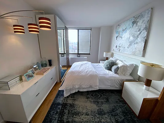 Rented by Newell and Assoc. | media 7