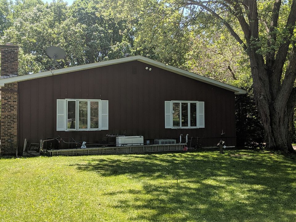 2nd image of 15200 Kishwaukee Valley Rd