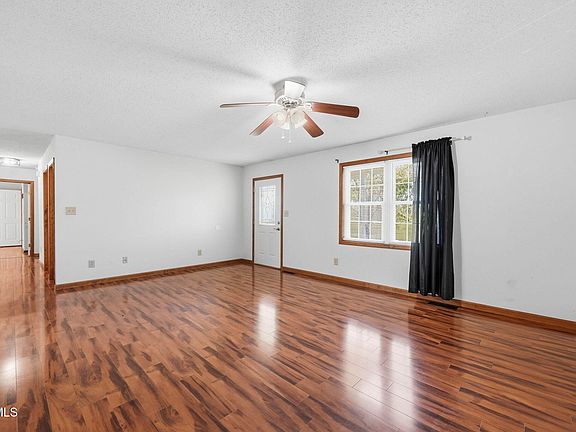 5th image of 230 Fairview Rd