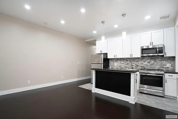 Rented by Charles Coutinho LLC | media 16