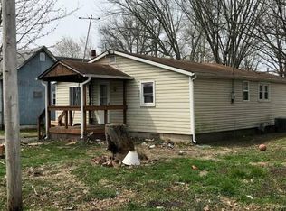 129 N Locust St, Tamaroa, IL 62888